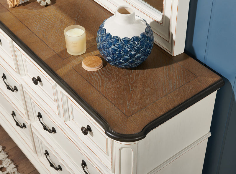 Commode Grace de 64 po (L) x 40 po (H) à 6 tiroirs pour la chambre à coucher - blanc antique
