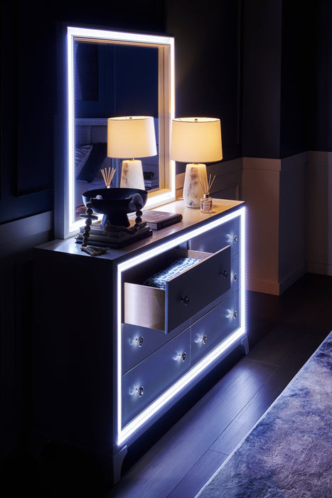 Commode somptueuse Halo de 58 po (l) x 35 po (H) à 6 tiroirs avec éclairage à DEL pour la chambre à coucher - blanche