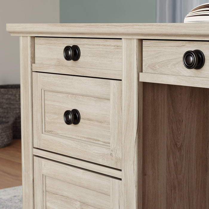 Bureau de direction Hammond de 67,56 po de qualité commerciale à 7 tiroirs - chêne crayeux