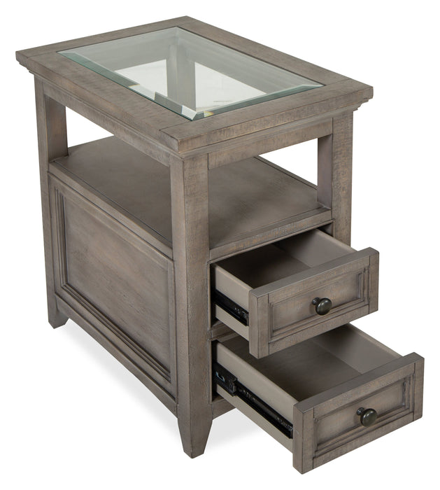 Table de fauteuil traditionnelle Hanson de 15 po en pin - gris tourterelle