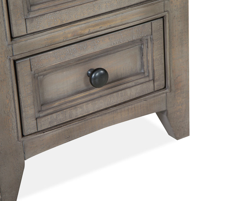 Table de fauteuil traditionnelle Hanson de 15 po en pin - gris tourterelle