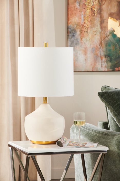 Lampe de table Iris de Kort & Co. de 25 po en céramique, crème et dorée
