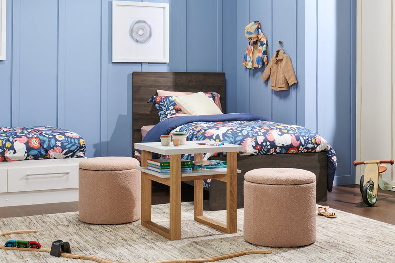 Table de bout moderne Izaac de 22 po avec tablette - blanche et brune 