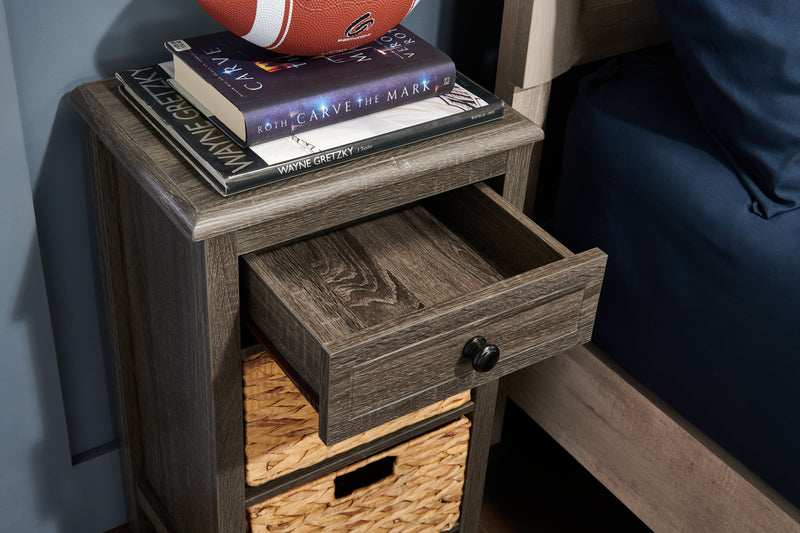 Table de fauteuil Jon de 15,5 po avec 2 paniers et tiroir - gris vieilli