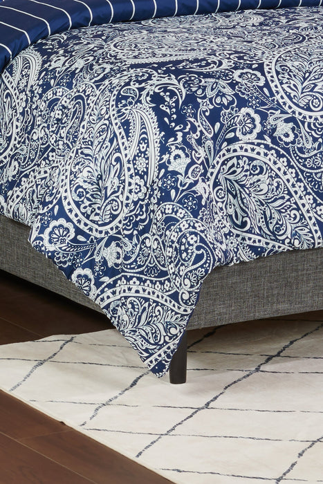 Ensemble d’édredon Lochlan 3 pièces pour très grand lit - bleu marine et blanc