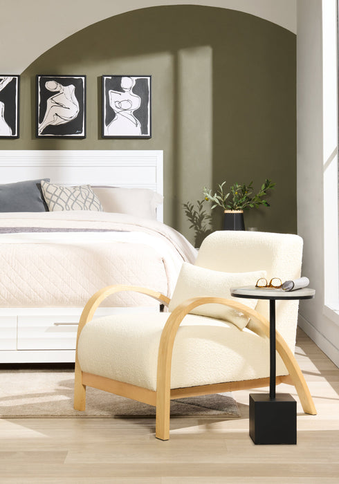 Fauteuil d’appoint Loft de 27,55 po en tissu bouclé avec coussin décoratif, accoudoirs et pattes en bois - blanc