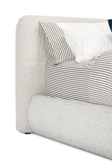 Lit plateforme rembourré Luka en tissu de polyester gris, moderne – format grand lit