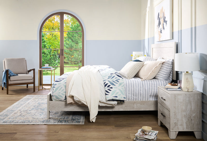 Table de fauteuil Mia de 15,75 po en imitation de marbre - blanche et dorée