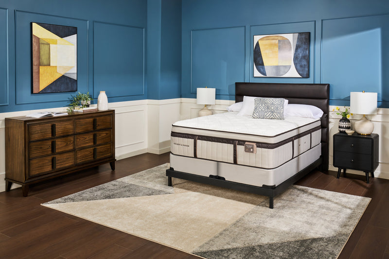 Matelas luxueux à Euro-plateau Middlesbrough de Stearns & Foster pour très grand lit