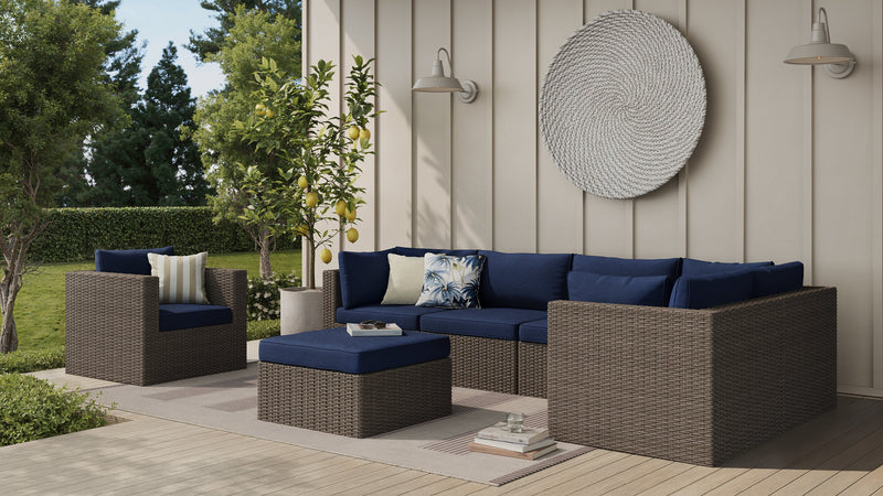 Ensemble Naples 7 pièces pour la terrasse à l’extérieur avec 3 fauteuils en coin, 2 fauteuils sans accoudoirs, fauteuil pour la terrasse et pouf - osier en résine tressé à la main, résistant aux rayons UV et aux intempéries - naturel et bleu
