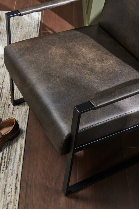 Fauteuil d’appoint Nico de 24,75 po en similicuir avec pattes en métal - gris foncé