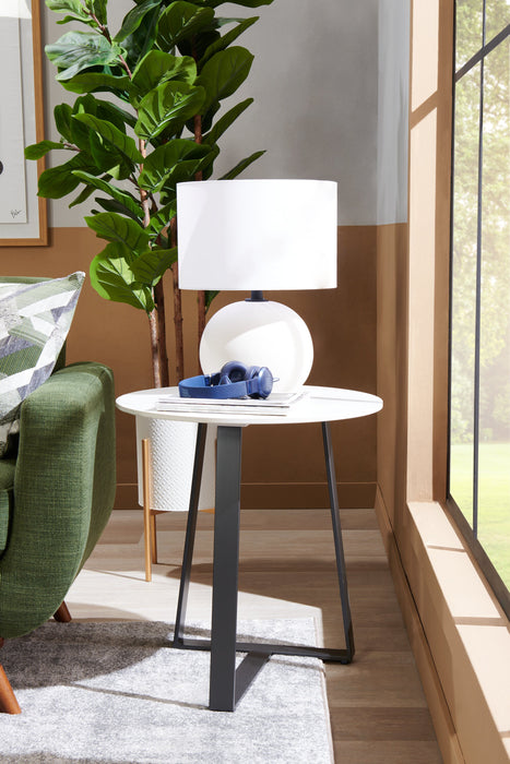 Table de bout ovale moderne Nico de Kort & Co. de 22 po - pierre frittée blanche avec pattes en métal gris foncé