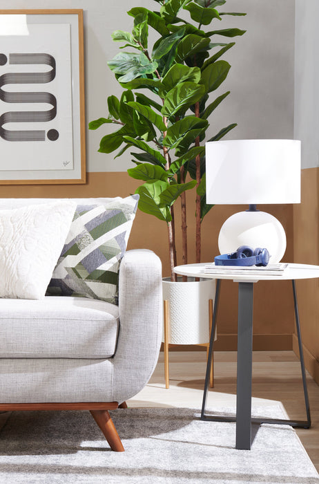 Table de bout ovale moderne Nico de Kort & Co. de 22 po - pierre frittée blanche avec pattes en métal gris foncé