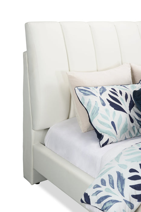 Lit plateforme rembourré Nova en tissu de cuir végétalien blanc - format grand lit