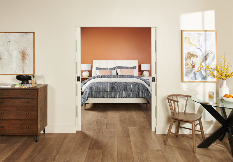 Lit plateforme rembourré Nova en tissu de cuir végétalien blanc - format grand lit