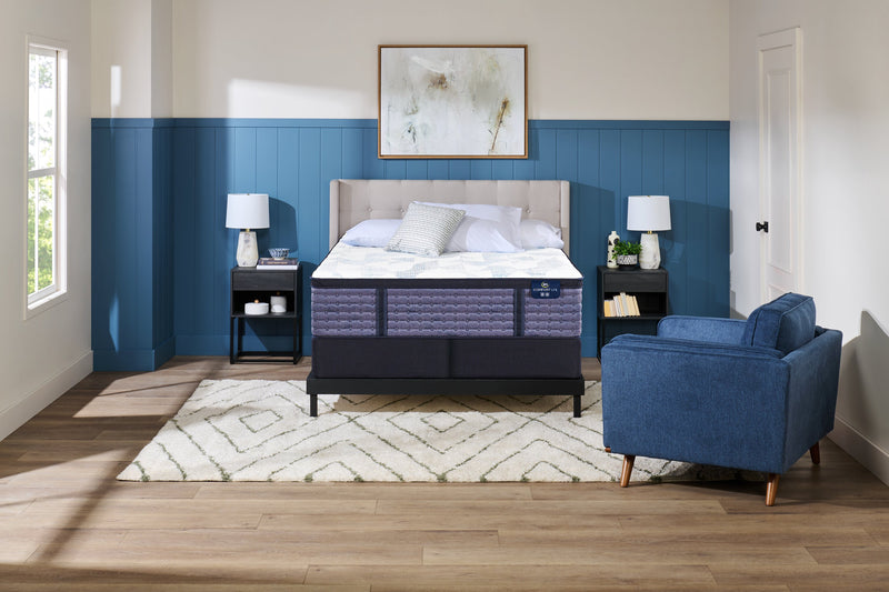 Matelas Night Shade LTX iComfortMD de Serta pour très grand lit
