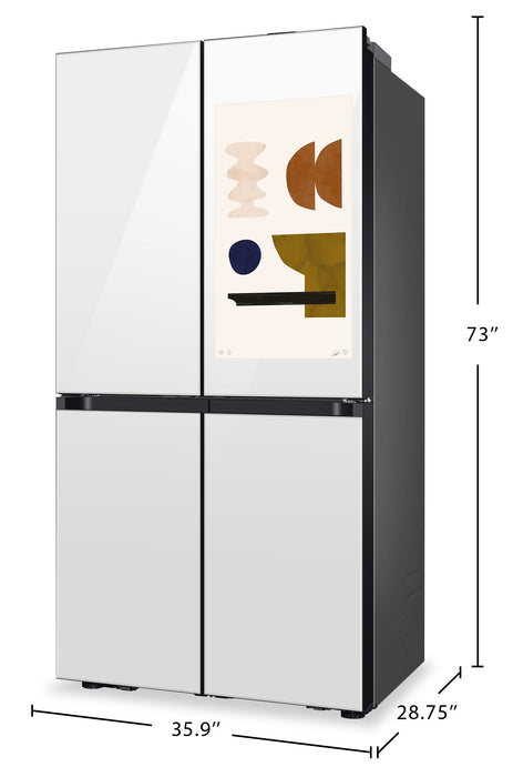 Réfrigérateur BESPOKE Samsung de 22,5 pi³ et de 36 po de profondeur comptoir à 4 portes FlexMC avec portail Family Hub+MC avec IA - verre blanc - RF23DB990012AC