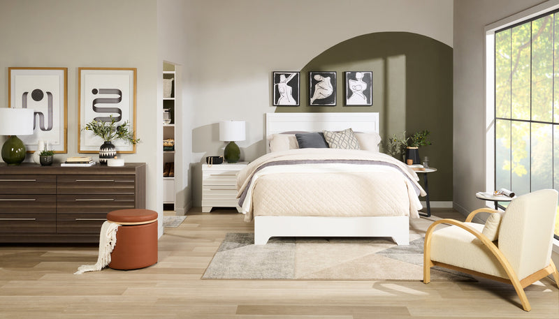 Table d'appoint Sabrina de 14 po - noire avec dessus en imitation de marbre blanc