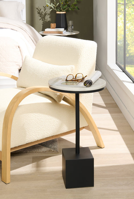 Table d'appoint Sabrina de 14 po - noire avec dessus en imitation de marbre blanc