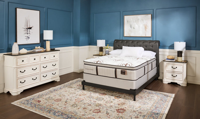 Matelas moyen luxueux à plateau-coussin Burnley de Stearns & Foster pour lit simple très long