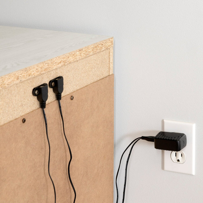 Table de nuit Everley de 19,5 po (L) à 2 tiroirs avec port USB - blanche