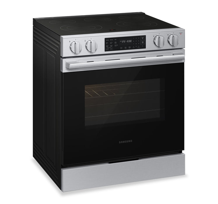 Cuisinière électrique encastrée Bespoke de Samsung de 6,3 pi3 avec friture à air sans préchauffage Air Fry Max - NSE70H63SR