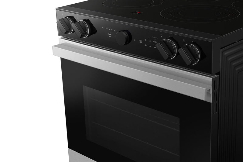 Cuisinière intelligente électrique encastrée Samsung de 6,3 pi³ avec caméra de four - acier inoxydable - NSE6DG8700SRAC