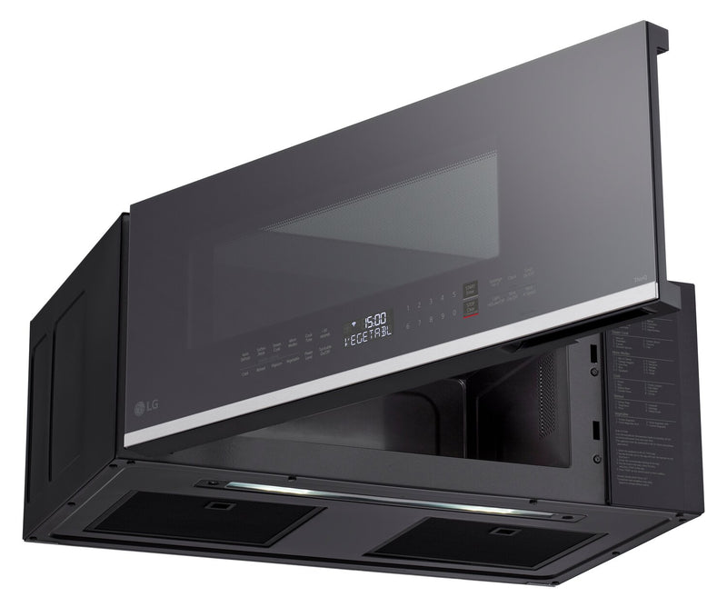 Four à micro-ondes à hotte intégrée intelligent à profil bas LG de 1,3 pi3 avec cuisson par capteur - MVEF1337F