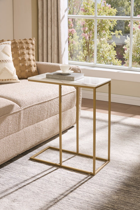 Table d’appoint Voss de 20 po avec dessus en imitation de marbre - blanche et dorée 
