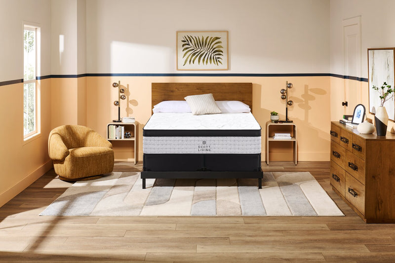 Ensemble matelas à Euro-plateau Moyen Berwick de Scott Living pour très grand lit