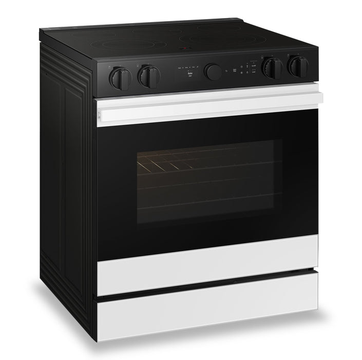 Cuisinière intelligente électrique encastrée Samsung de 6,3 pi³ avec caméra de four - verre blanc - NSE6DB870012AC