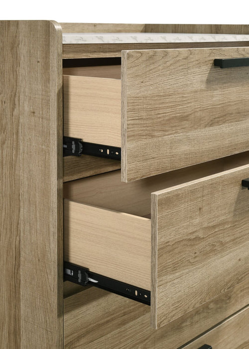 Commode verticale de chambre à coucher Sable de 31 po (L) x 47 po (H) à 4 tiroirs - brun clair