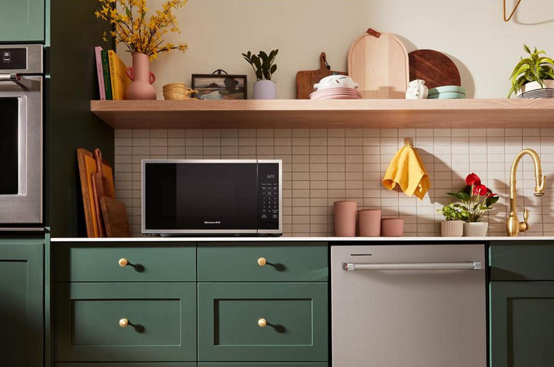 Four à micro-ondes de comptoir KitchenAid de 1,5 pi3 avec friture à air - acier inoxydable PrintShieldMC - KMCS522SPS