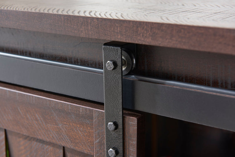 Armoire décorative de rangement Sienna de 33,5 po avec porte coulissante - chêne foncé