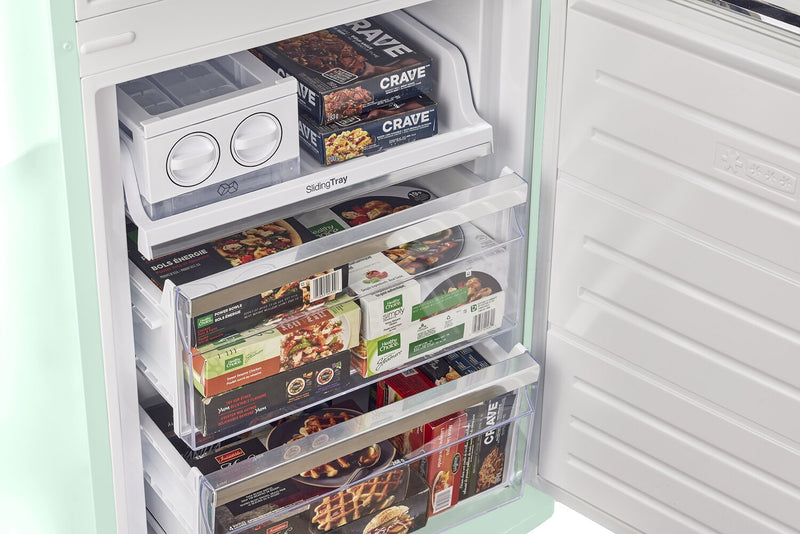 Réfrigérateur Classic Rétro par Unique de 24 po et de 12 pi3 à congélateur inférieur - vert menthe estival - UGP-340L LG AC