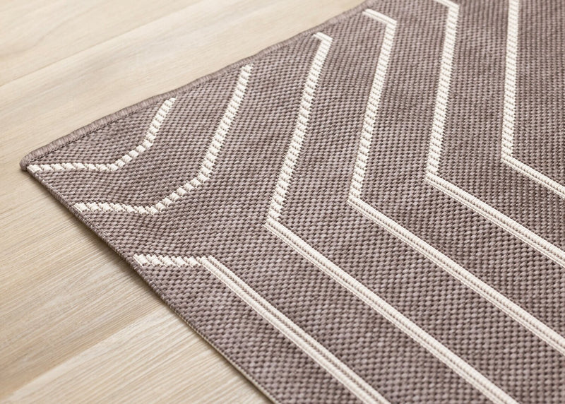 Carpette Suri géométrique 5 pi 3 po x 7 pi 7 po - brune