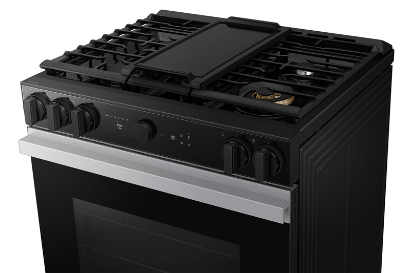 Cuisinière intelligente à gaz encastrée Samsung de 6 pi³ avec friture à air et Air Sous Vide - acier inoxydable - NSG6DG8500SRAA