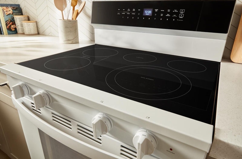Cuisinière électrique Whirlpool de 5,3 pi³ avec friture à air et autonettoyage - blanche - YWFES7530RW