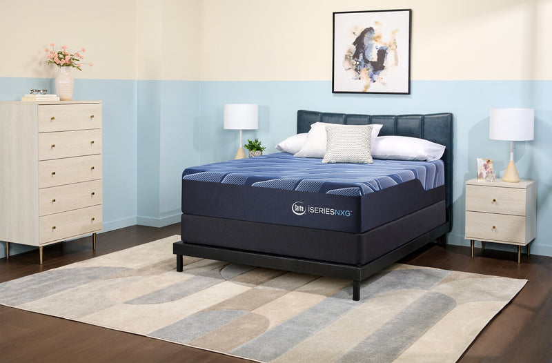 Matelas luxueux moelleux à plateau régulier NXG1400 iSeries de Serta pour lit double 