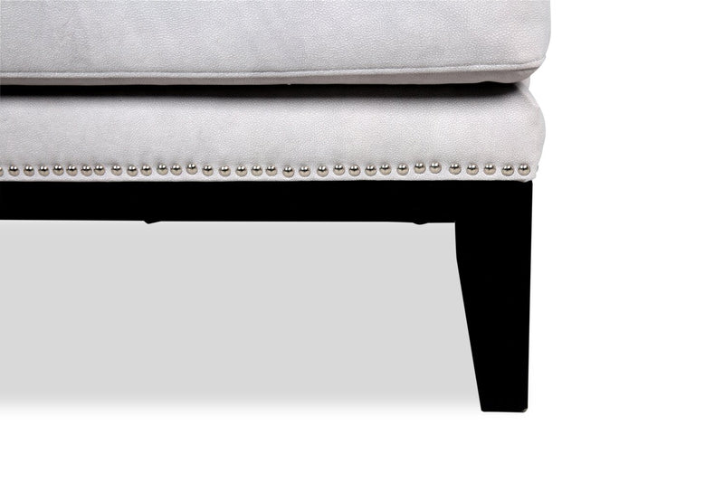 Fauteuil d’appoint Haden de 30 po en tissu de suédine avec base en bois et bordure de clous décoratifs - gris tourterelle Walks