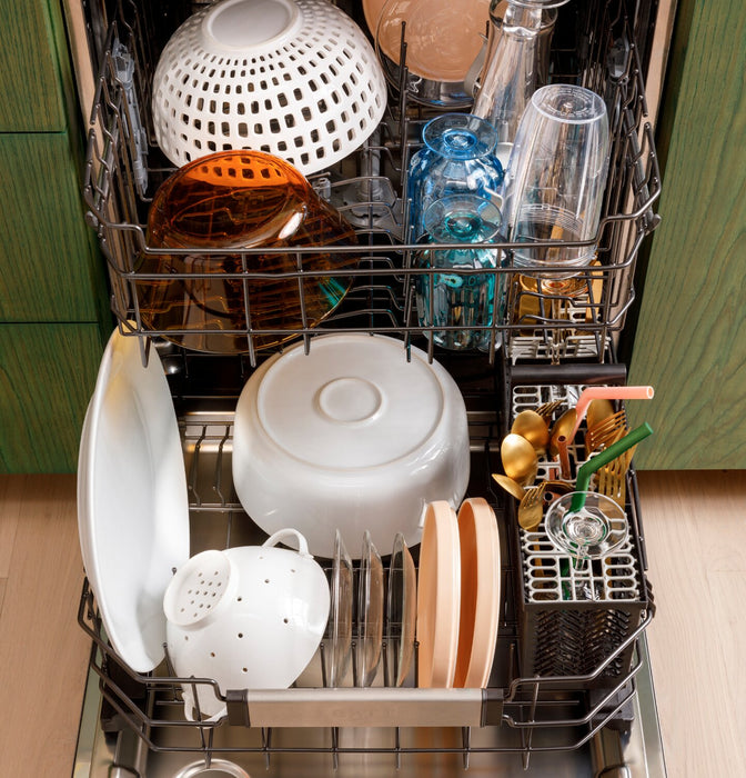 Lave-vaisselle intelligent Café CustomFit de 24 po et de 39 dBA avec commandes sur le dessus et 3e panier - blanc mat - CDT888P4VW2