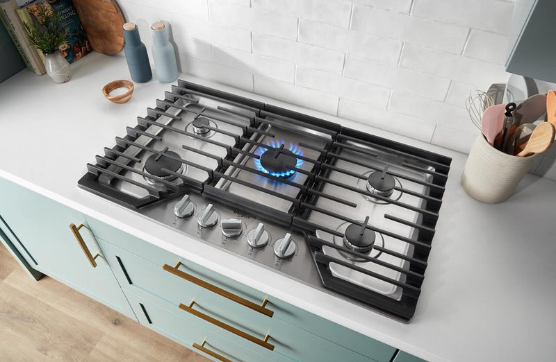 Surface de cuisson à gaz Whirlpool de 36 po avec 5e brûleur et grilles en fonte à charnières EZ-2-LiftMC - WCGK5036PS