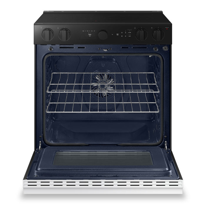 Cuisinière intelligente électrique encastrée Samsung de 6,3 pi³ avec friture à air et Air Sous Vide - verre blanc - NSE6DB850012AC