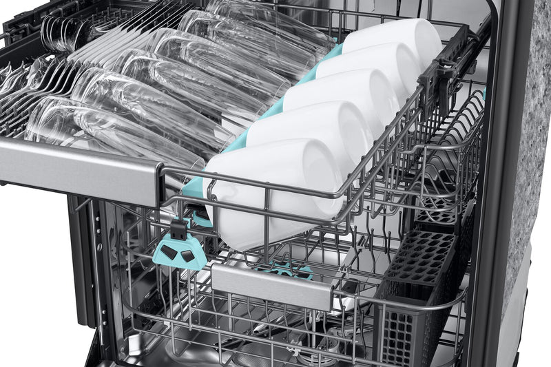 Lave-vaisselle Samsung de 24 po et de 38 dBA avec commandes sur le dessus, nettoyage avec IA et 3e panier - DW90F89T0UMTAA