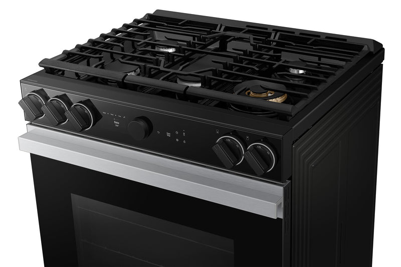 Cuisinière intelligente à gaz encastrée Samsung de 6 pi³ avec caméra de four - acier inoxydable - NSG6DG8700SRAA