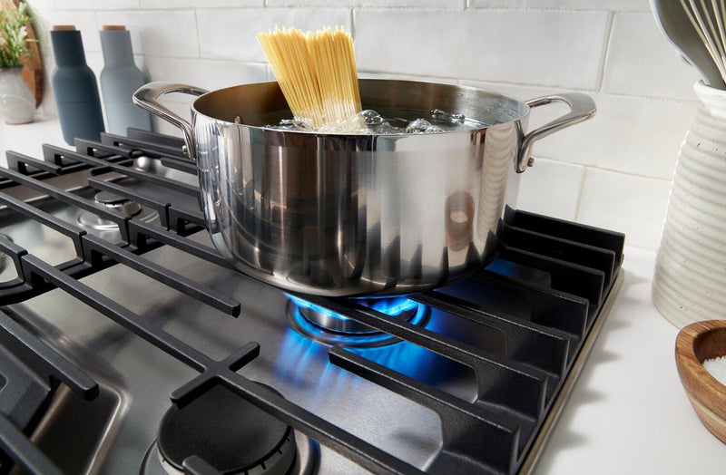 Surface de cuisson à gaz Whirlpool de 30 po avec grilles en fonte à charnières EZ-2-LiftMC - WCGK5030PS