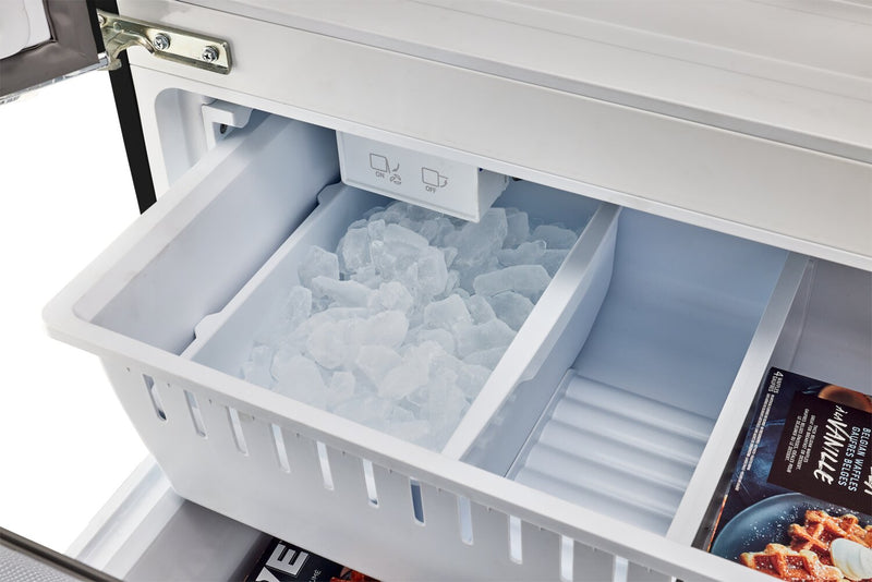 Réfrigérateur Classic Rétro par Unique de 36 po et de 21,4 pi3 de profondeur comptoir - noir minuit - UGP-595L B AC