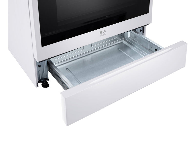 Cuisinière à induction LG Studio de 6,3 pi3 avec hublot InstaViewMD, friture à air et Air Sous Vide - essence blanche - LSIS6338NE