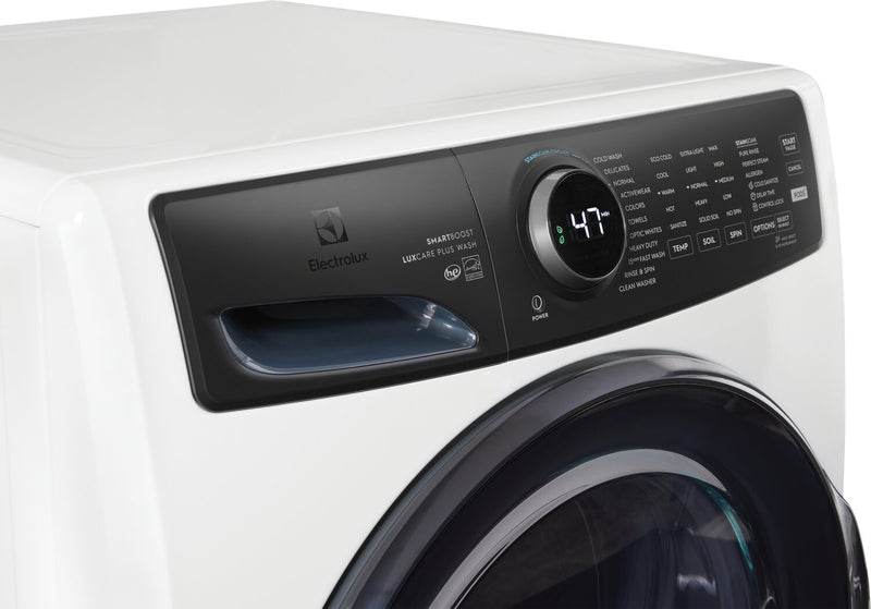 Laveuse à chargement frontal Perfect SteamMC Electrolux de 5,2 pi3 avec lavage LuxCareMD Plus - ELFW7738AW