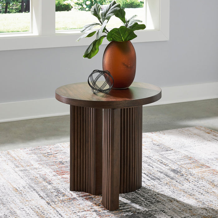 Table de bout Barlow de 24 po de style moderne du milieu du 20e siècle en bois massif - brune